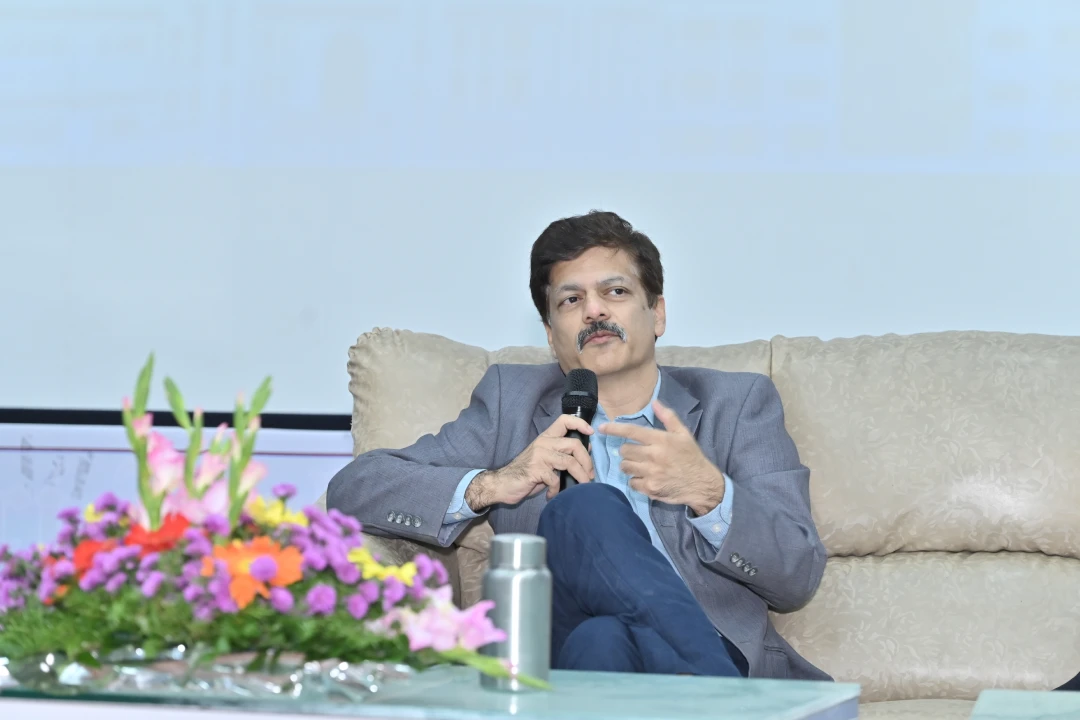 A meaningful exchange of ideas and guidance by Mr Abhijit Lavate