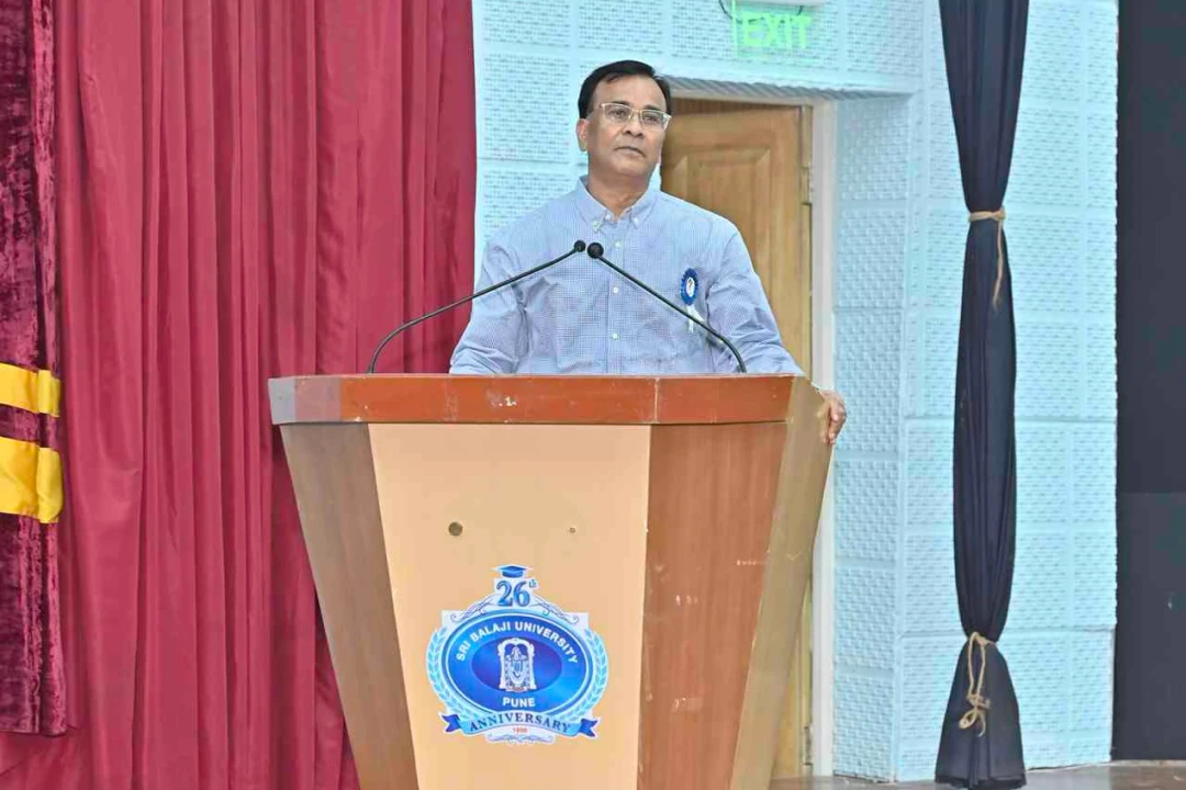 Judge & Esteemed Guest - Dr. Nagendra V. Chowdary Dr. Chowdary evaluated the competing teams and guided them with his expertise in teaching, research, consulting, and institutional building experience