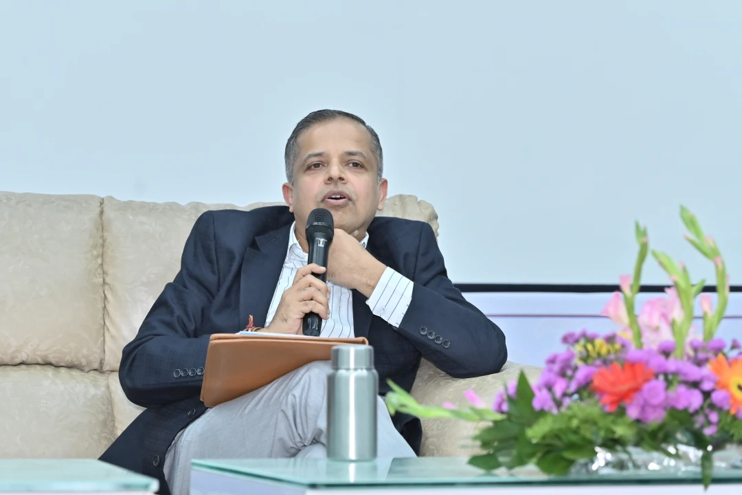 The guest Mr. Vasudev Caandalvadi offering valuable guidance to students