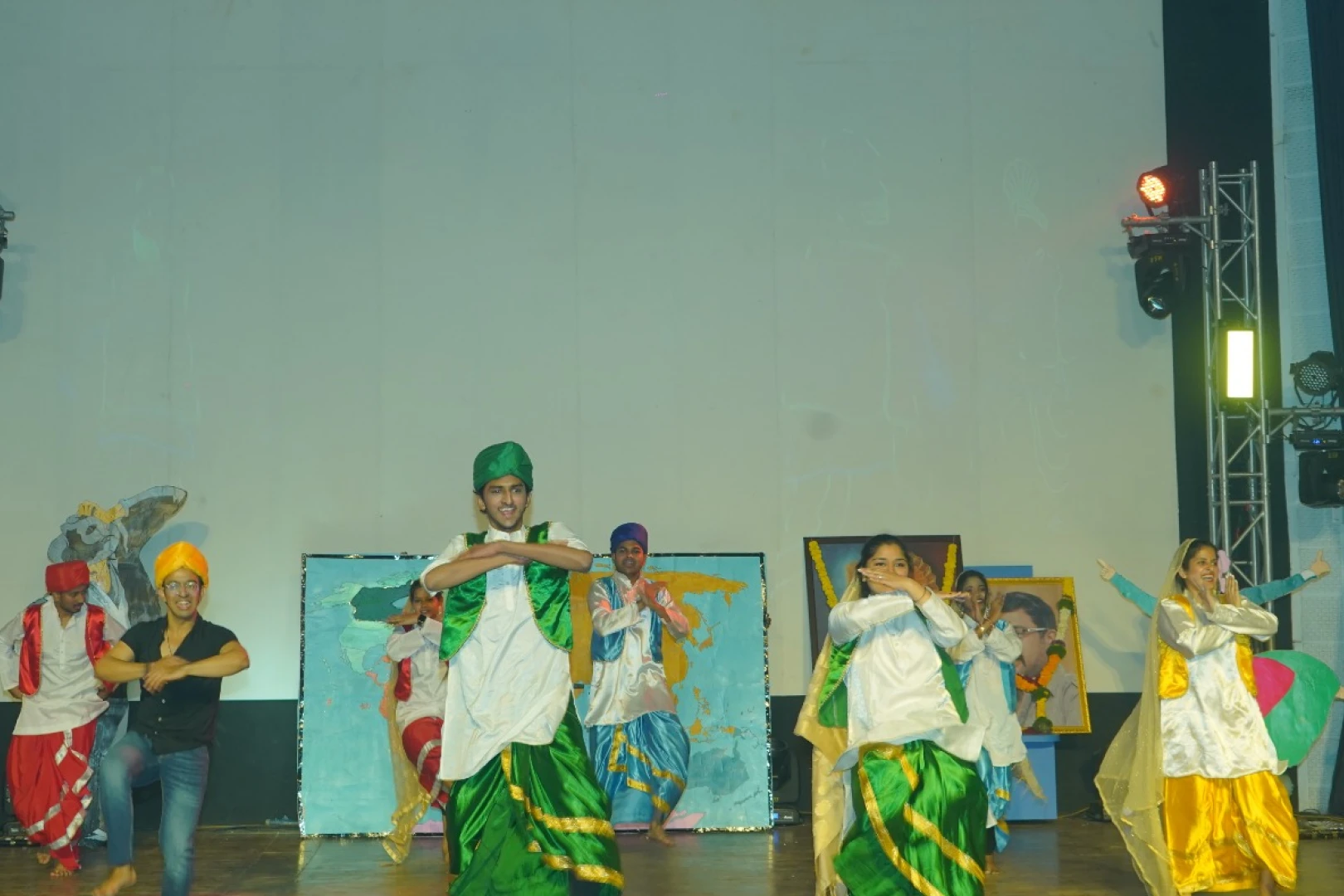 One stage. Many beats. Endless energy