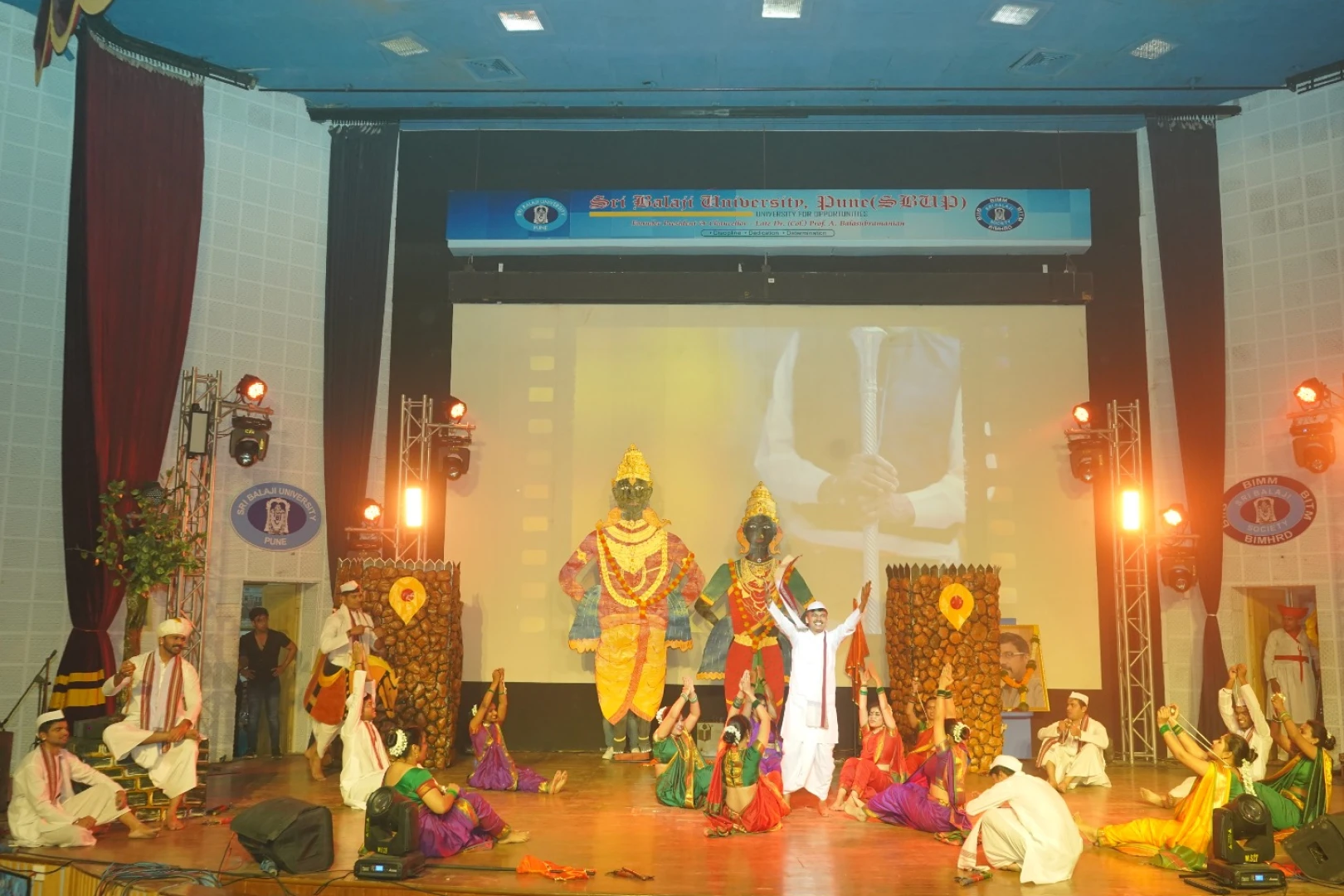 Turn the music up, let the dance speak