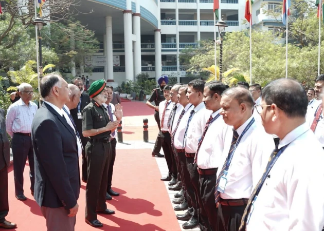 Talk by Lt Gen (Dr) N.S. Sarna, AVSM, SM,VSM Commandant, School of Artillery image 1