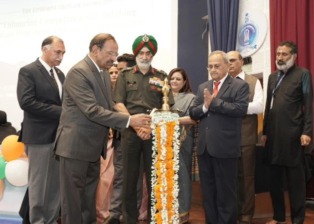 Talk by Lt Gen (Dr) N.S. Sarna, AVSM, SM,VSM Commandant, School of Artillery image 2