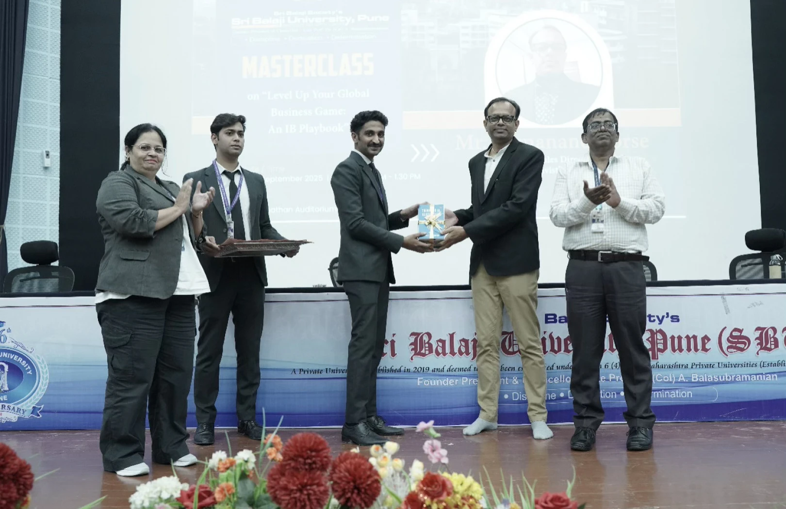 MasterClass 3.4 - Level Up Your Global Business Game: An IB Playbook