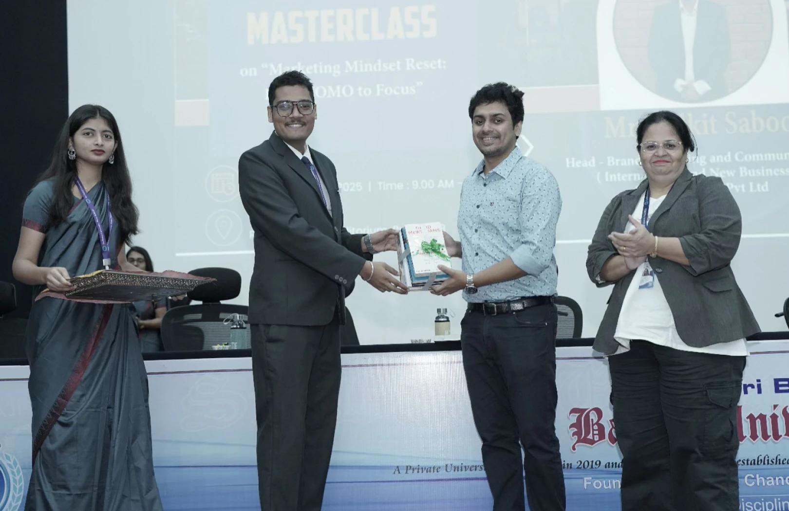 MasterClass 4.5 - Marketing Mindset Reset: From FOMO to Focus